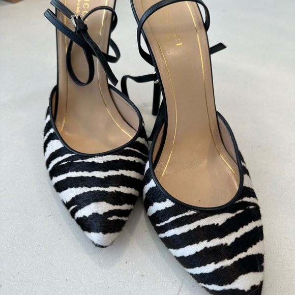 Gucci Zebra Calf Skin sling back heels - Picture 4 of 12